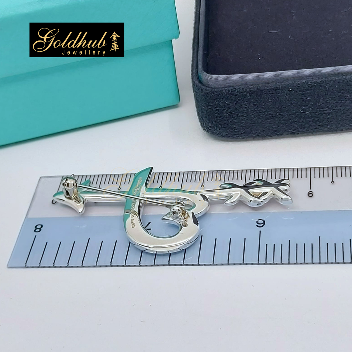 Tiffany & Co Paloma Picasso Loving Heart & Arrow Brooch in Silver