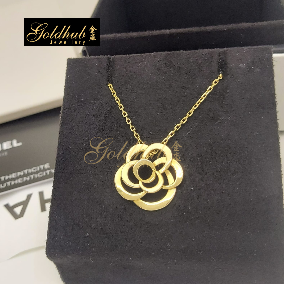 Chanel Fil de Camélia Necklace in Yellow Gold