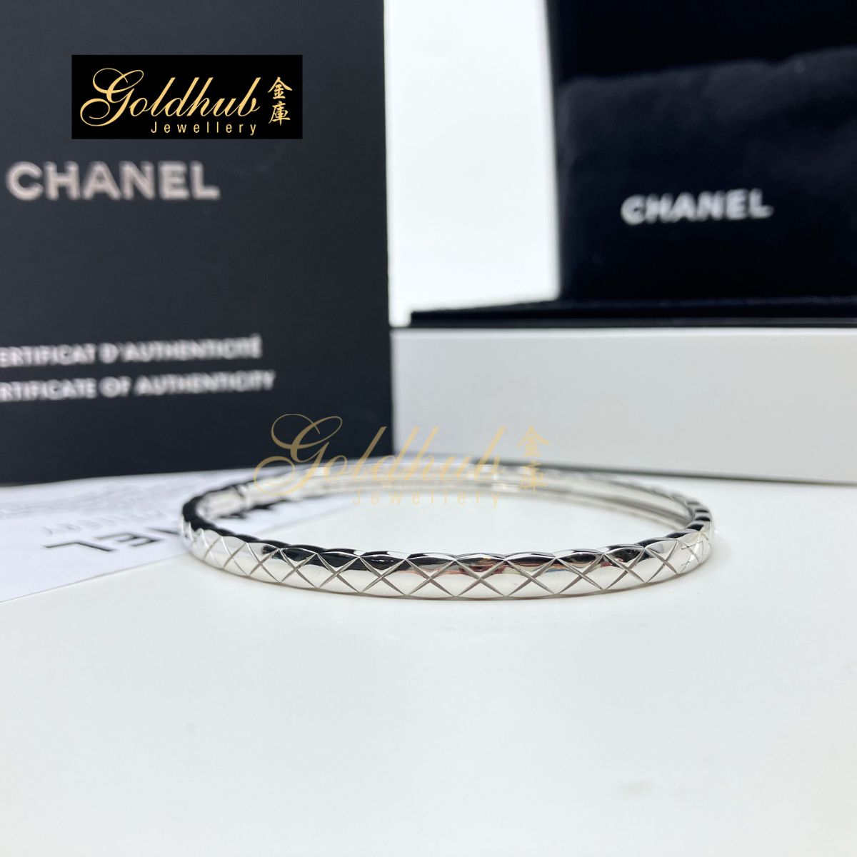 Chanel Coco Crush Bracelet, Quilted Motif, Mini Version in white Gold, Size S
