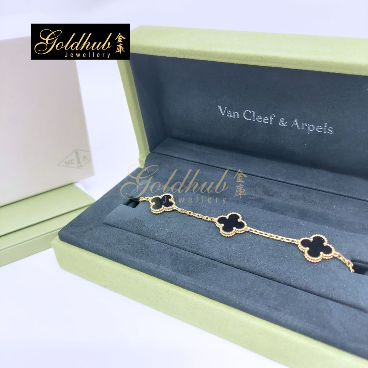 Van Cleef & Arpels Vintage Alhambra 5-Motif Bracelet, Onyx in Yellow Gold