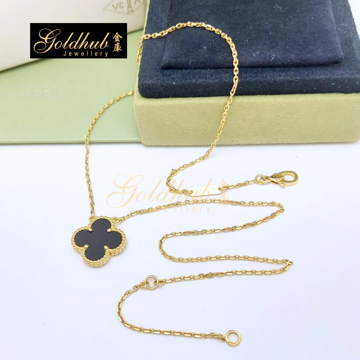 Van Cleef & Arpels Vintage Alhambra Pendant, Onyx in Yellow Gold