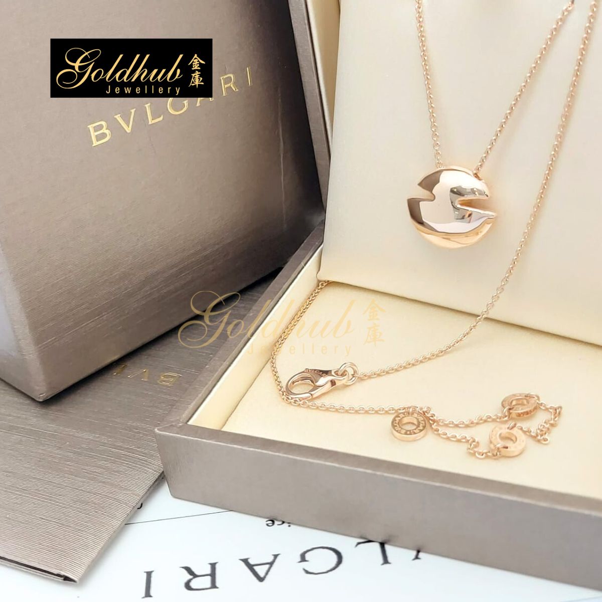 Bvlgari Cabochon Necklace in Rose Gold