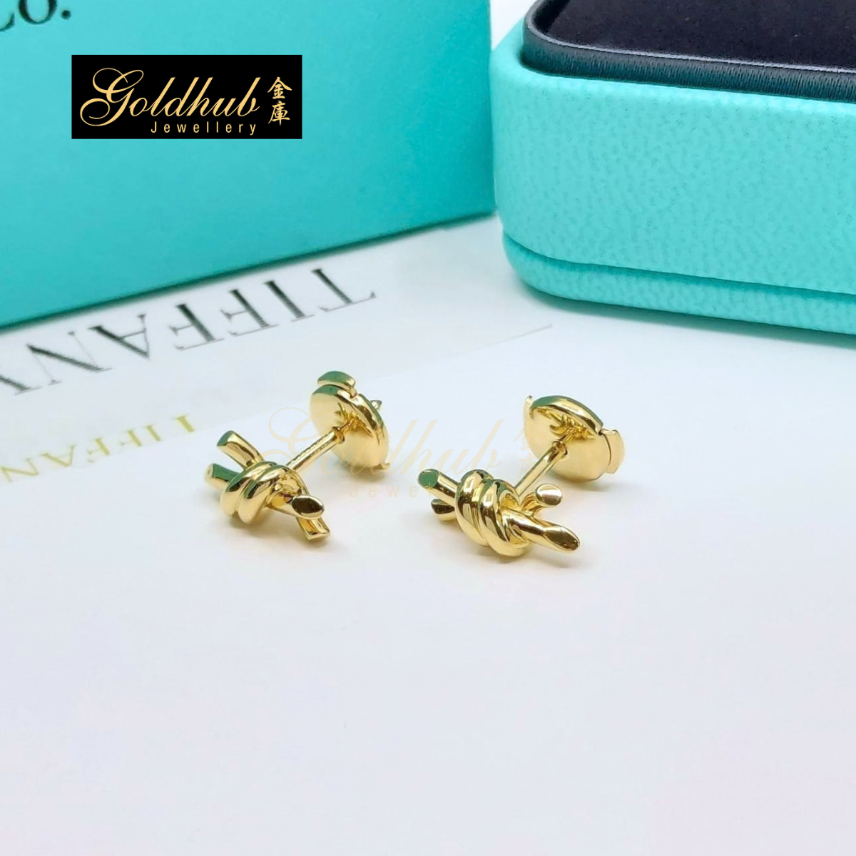Tiffany Knot Small Earrings in Yellow Gold